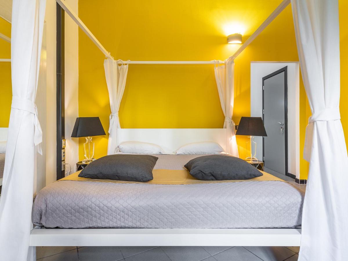 Snob Luxury Suite Каляри Екстериор снимка