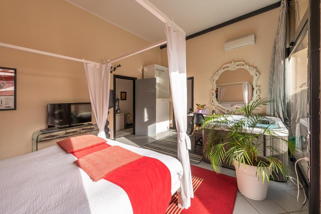 Snob Luxury Suite Каляри Екстериор снимка
