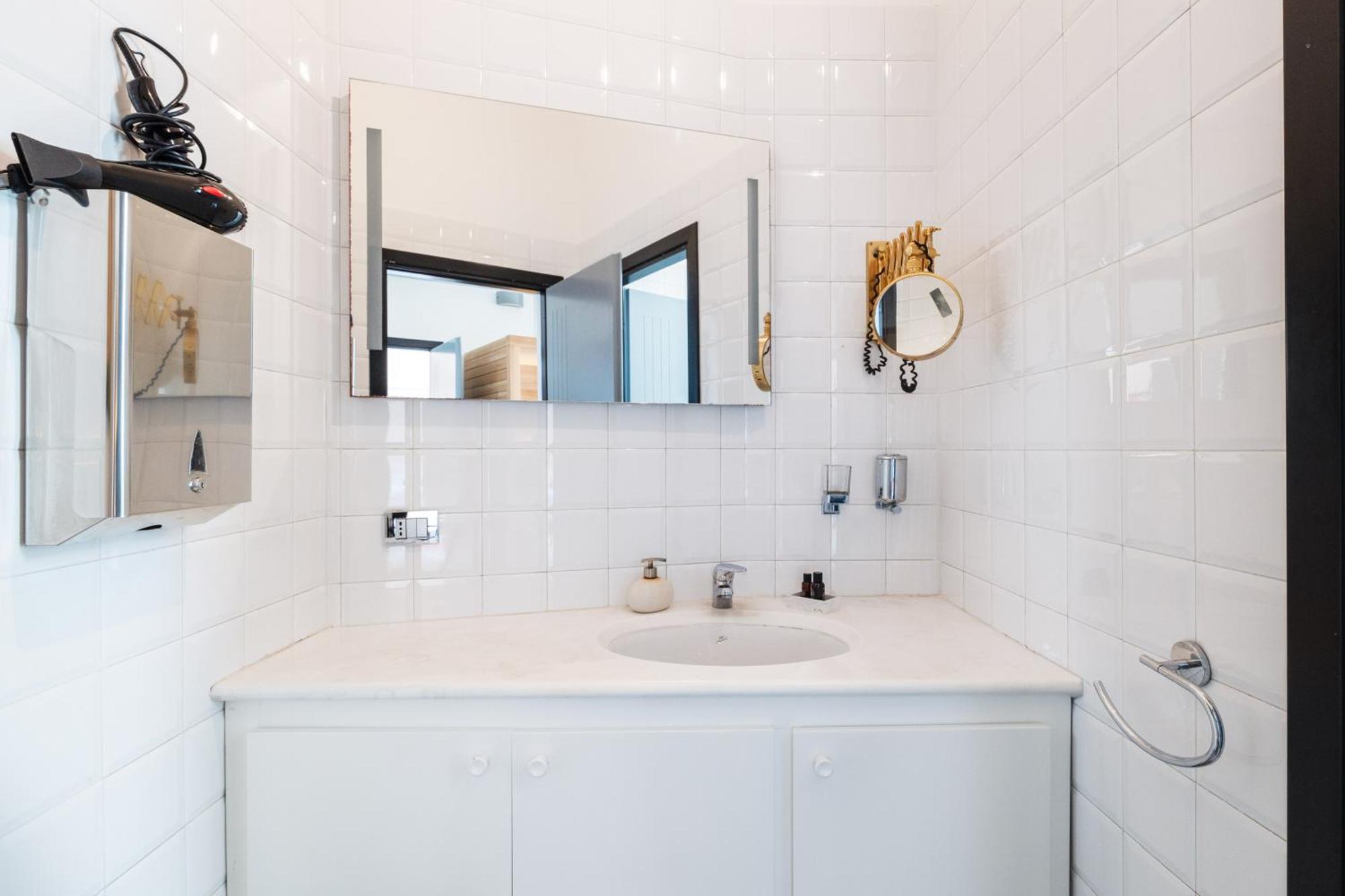 Snob Luxury Suite Каляри Екстериор снимка